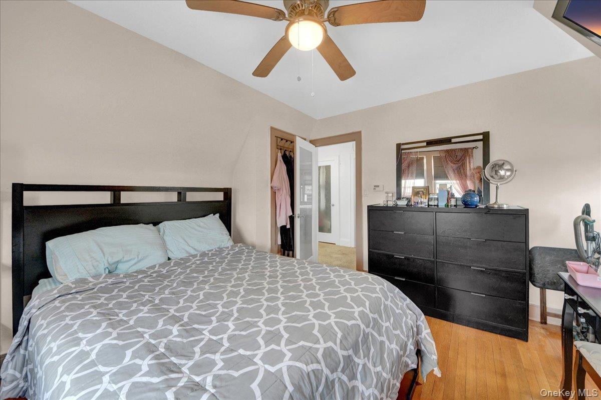 Single Family Wissman Avenue Bronx, NY 10465, MLS-1037106-18