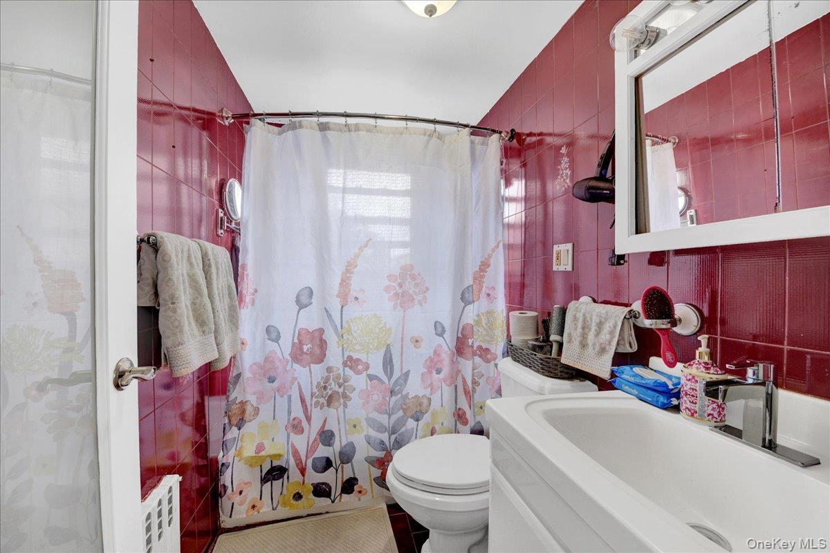 Single Family Wissman Avenue Bronx, NY 10465, MLS-1037106-19