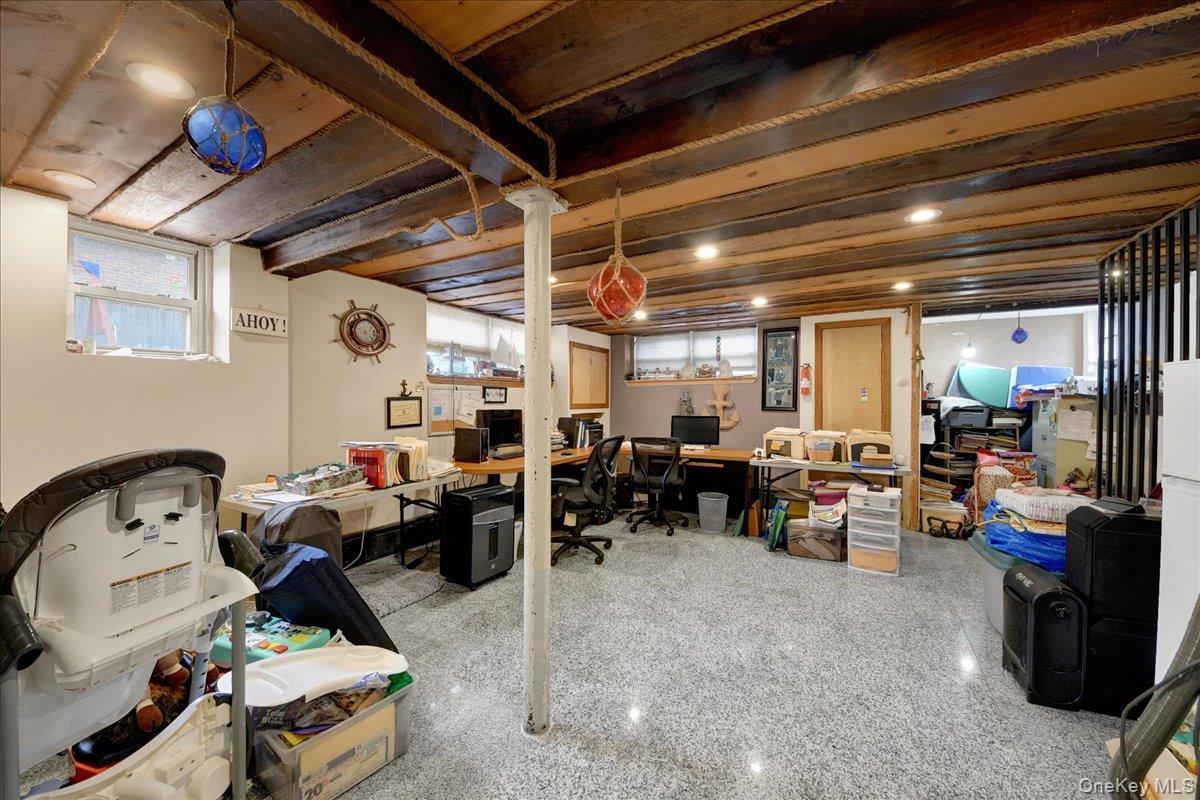 Single Family Wissman Avenue Bronx, NY 10465, MLS-1037106-20