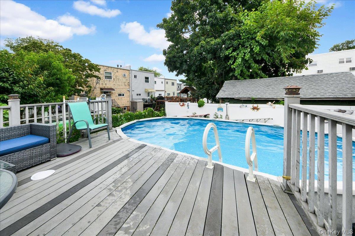 Single Family Wissman Avenue Bronx, NY 10465, MLS-1037106-25