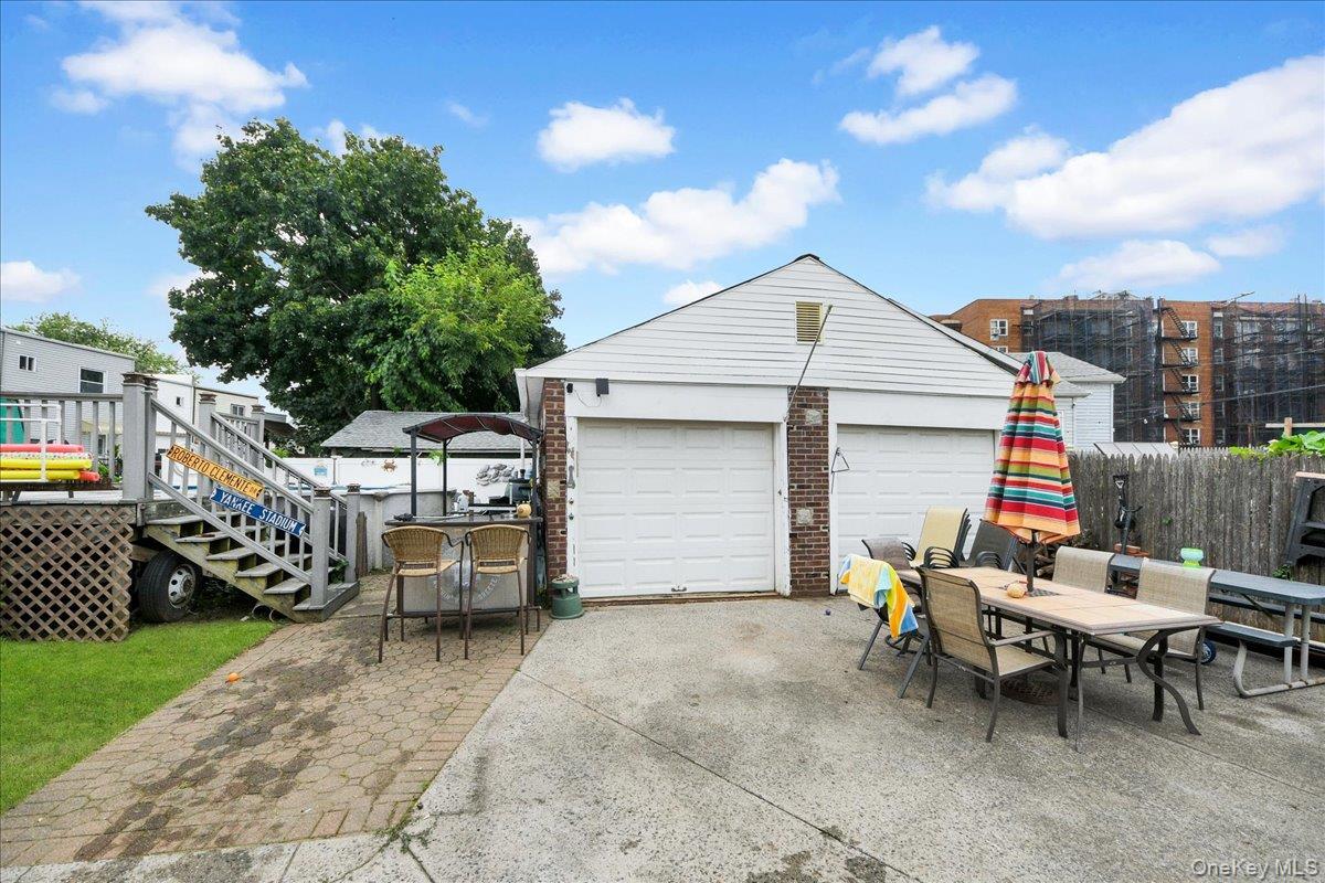 Single Family Wissman Avenue Bronx, NY 10465, MLS-1037106-5