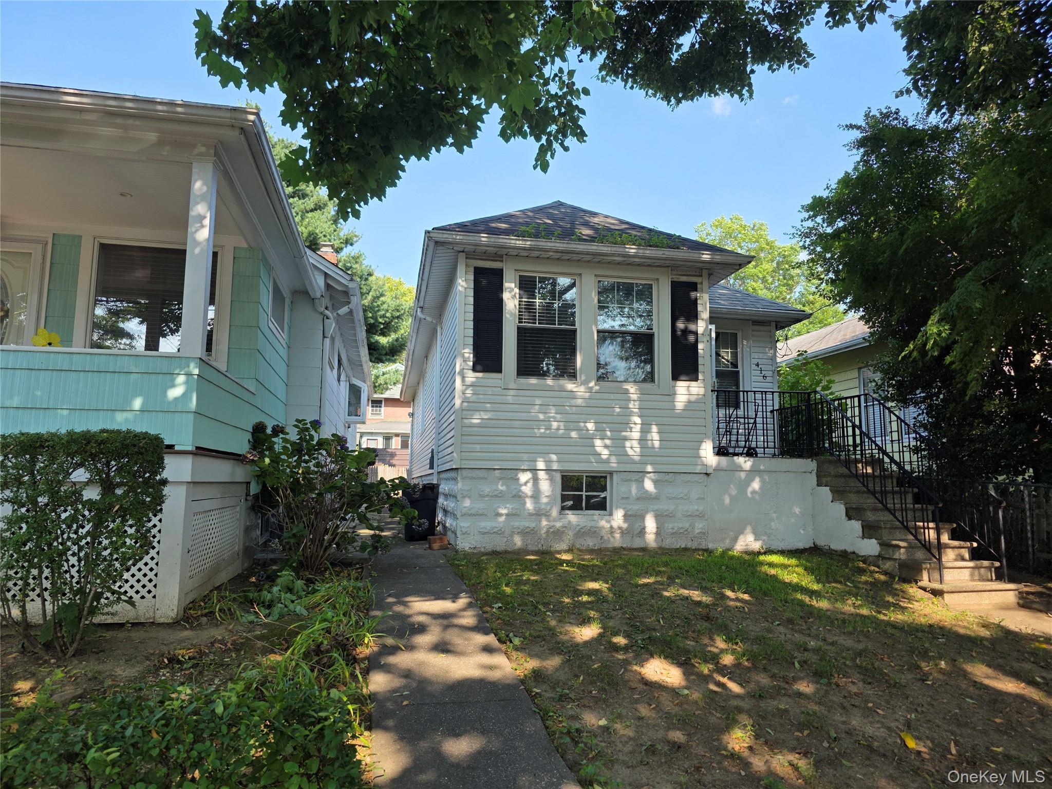Single Family Minnieford Avenue  Bronx, NY 10464, MLS-1037128-3