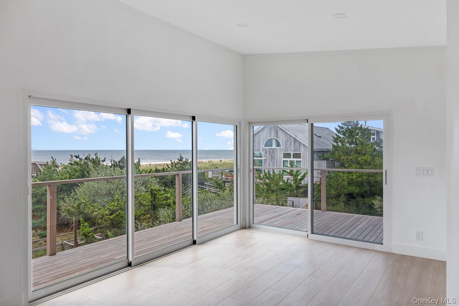 Single Family Island Walk Suffolk County, NY 11706, MLS-1037133-29