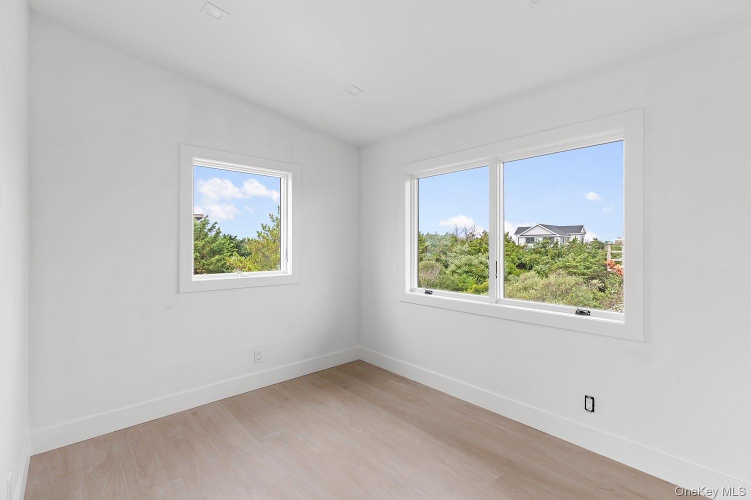 Single Family Island Walk Suffolk County, NY 11706, MLS-1037133-30