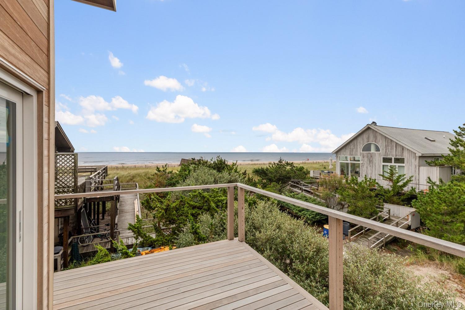 Single Family Island Walk Suffolk County, NY 11706, MLS-1037133-47