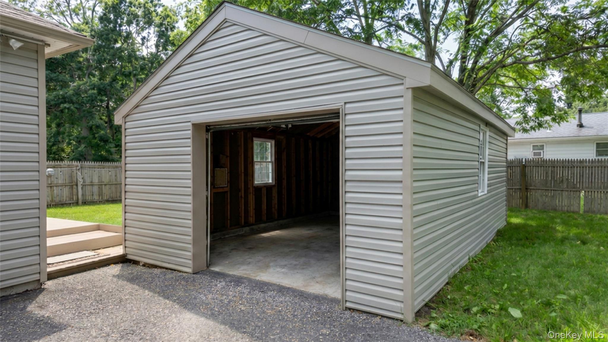 Single Family Beaver Drive Suffolk County, NY 11951, MLS-1037137-14