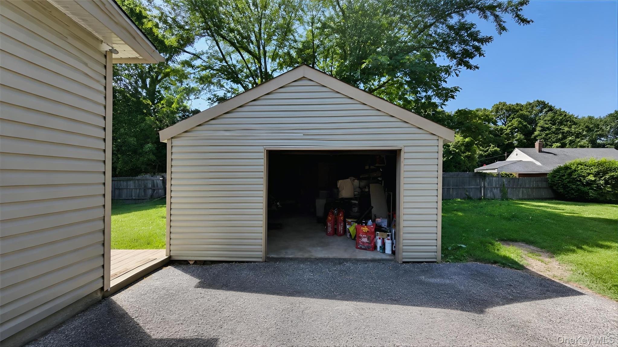 Single Family Beaver Drive Suffolk County, NY 11951, MLS-1037137-15