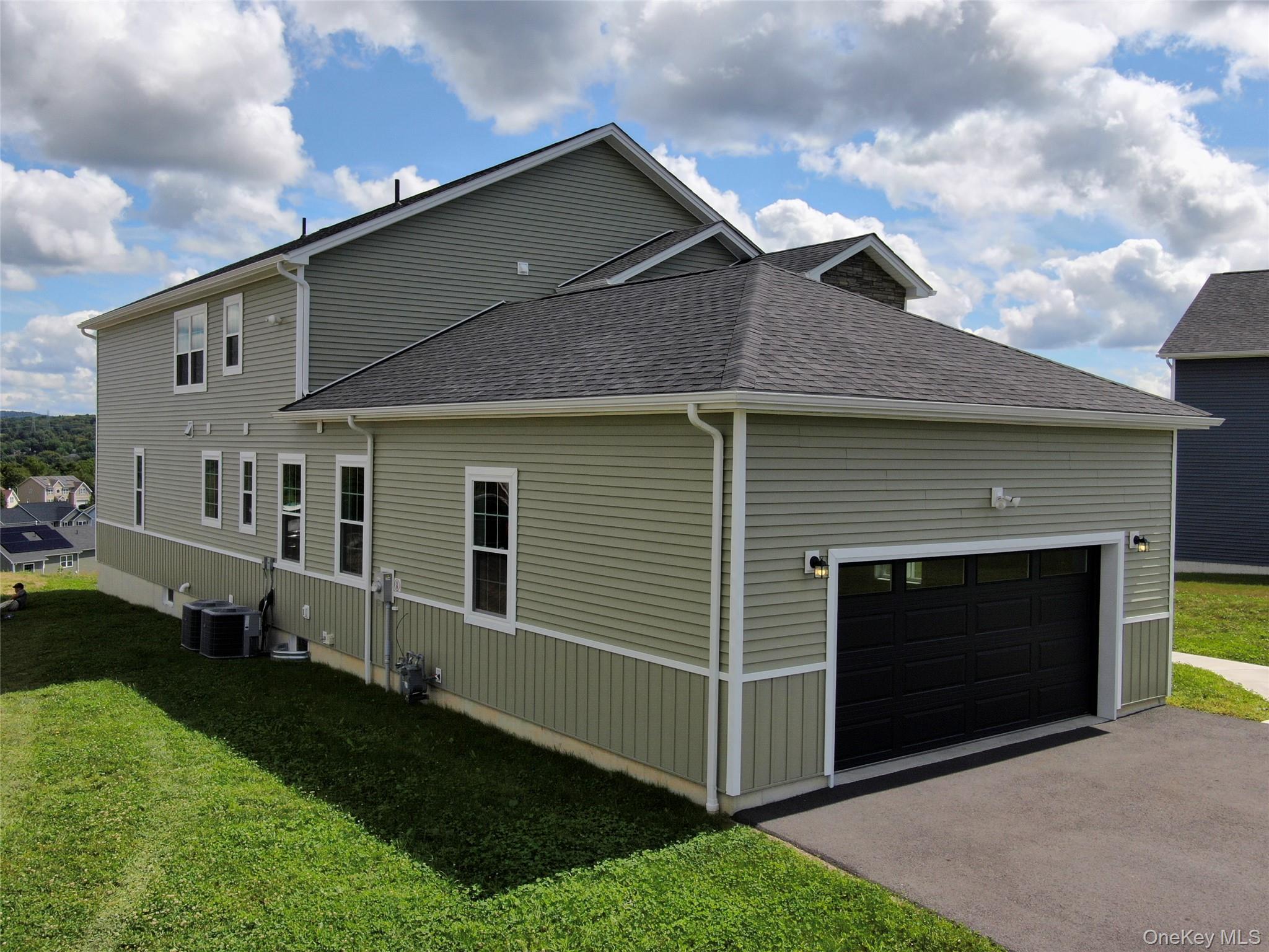 Single Family Dartmouth Drive Dutchess County, NY 12603, MLS-1037142-22