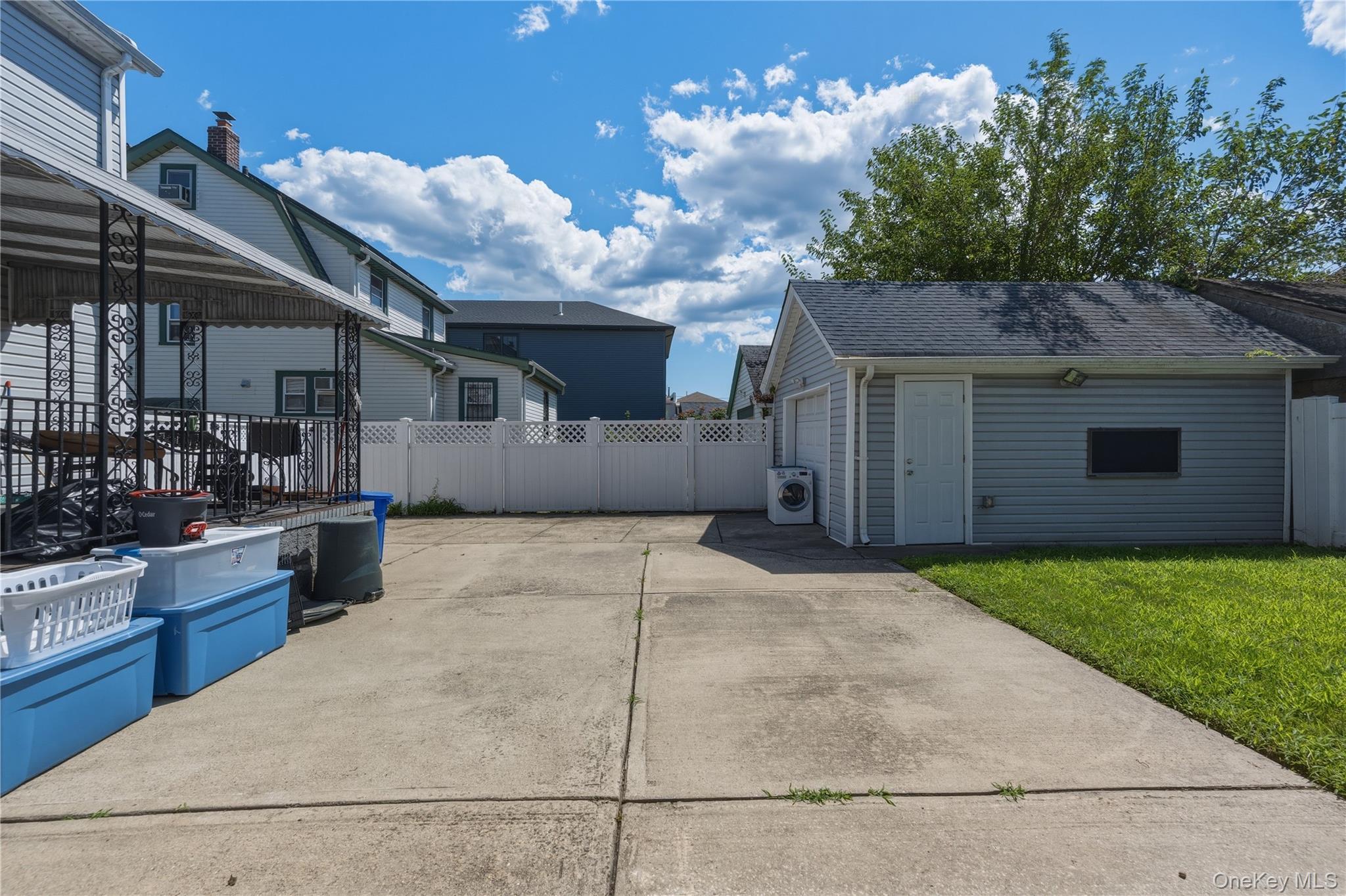 Single Family 195th Street  Queens, NY 11412, MLS-1037166-25