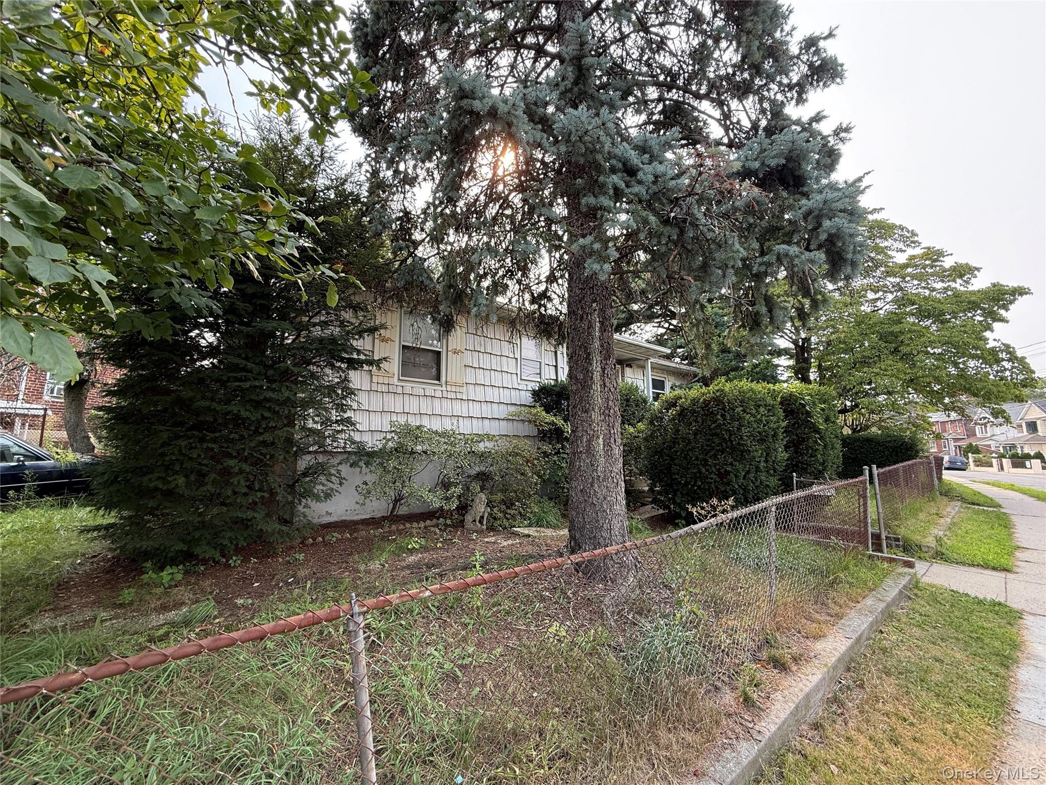 Single Family Country Club Road Bronx, NY 10465, MLS-1037172-3