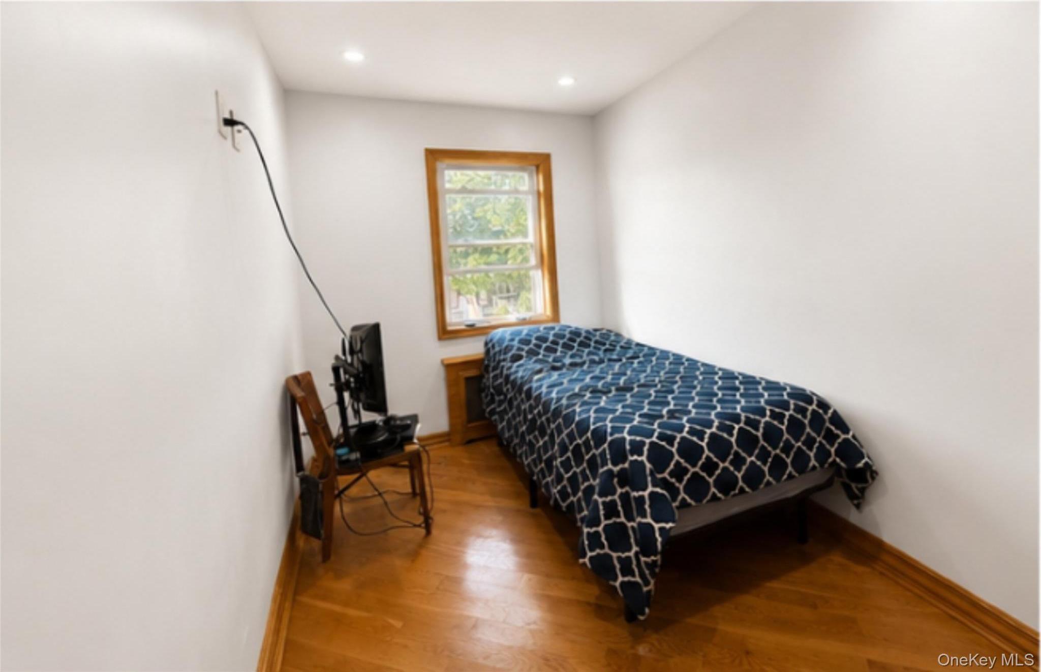 Single Family 77th Road Queens, NY 11367, MLS-1037194-12