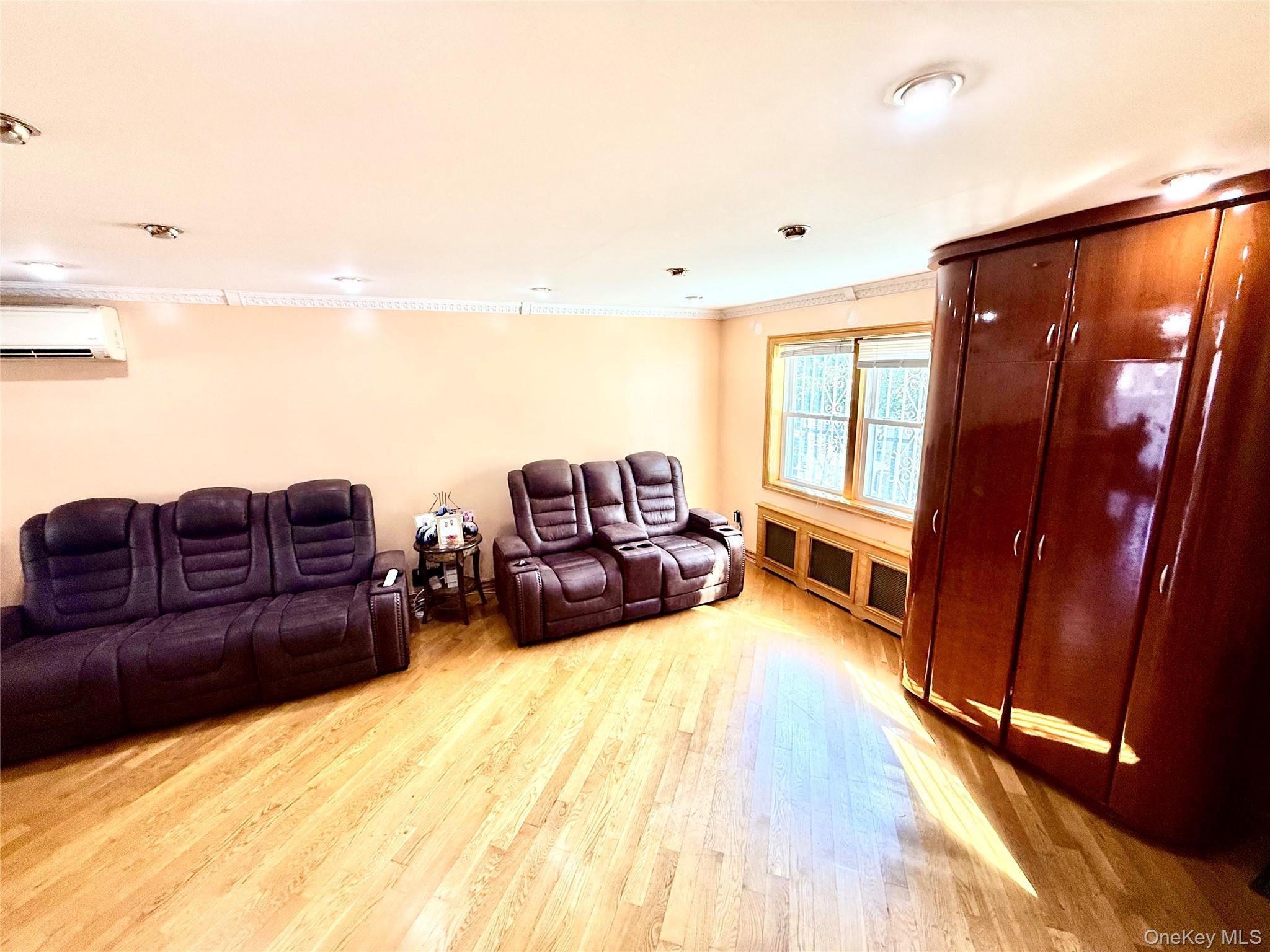 Single Family 77th Road Queens, NY 11367, MLS-1037194-2