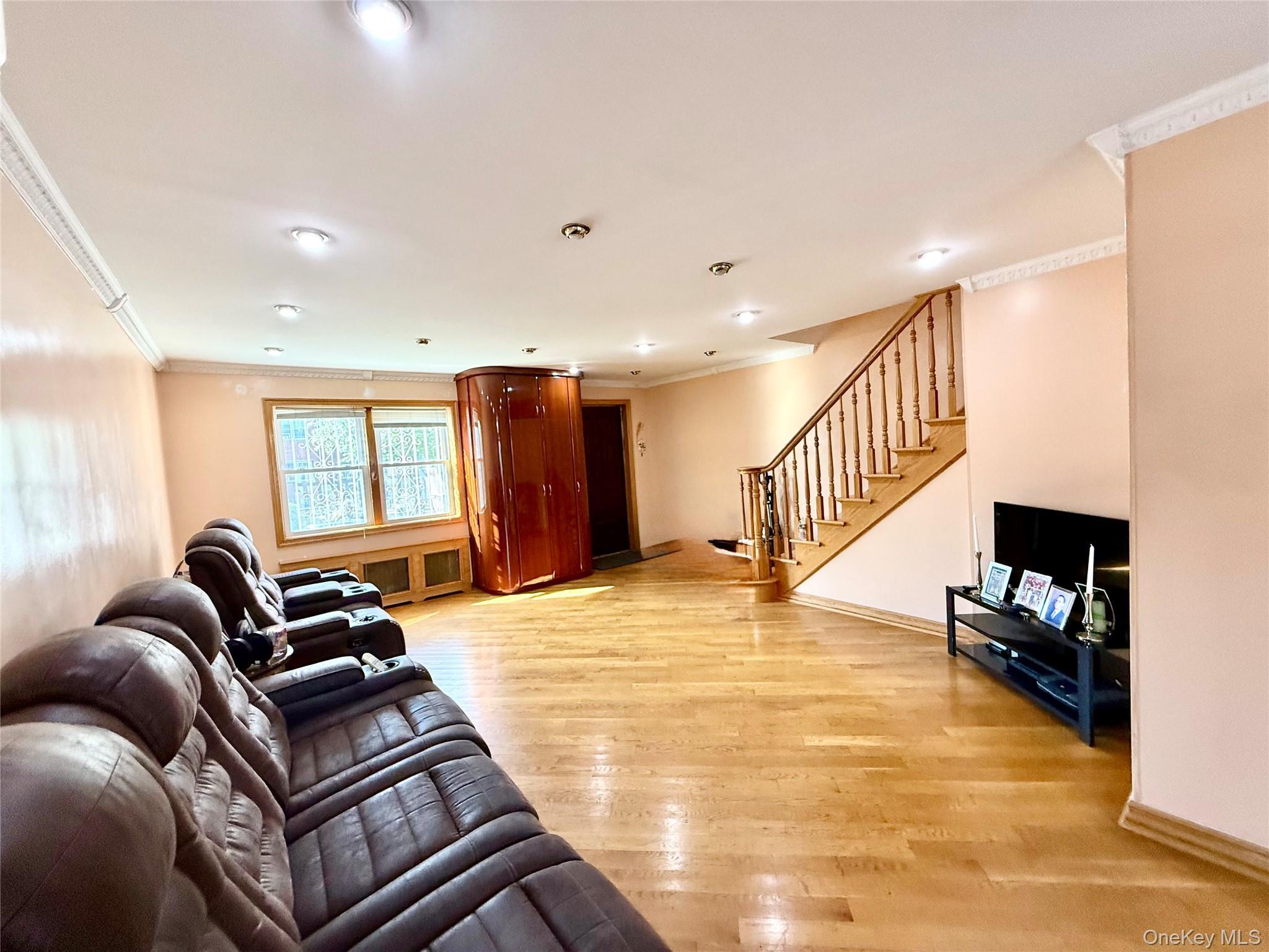 Single Family 77th Road Queens, NY 11367, MLS-1037194-3