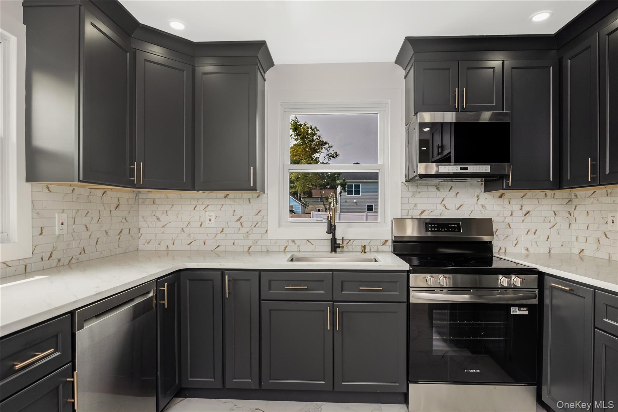 Single Family N 18th Street Suffolk County, NY 11798, MLS-1037198-6