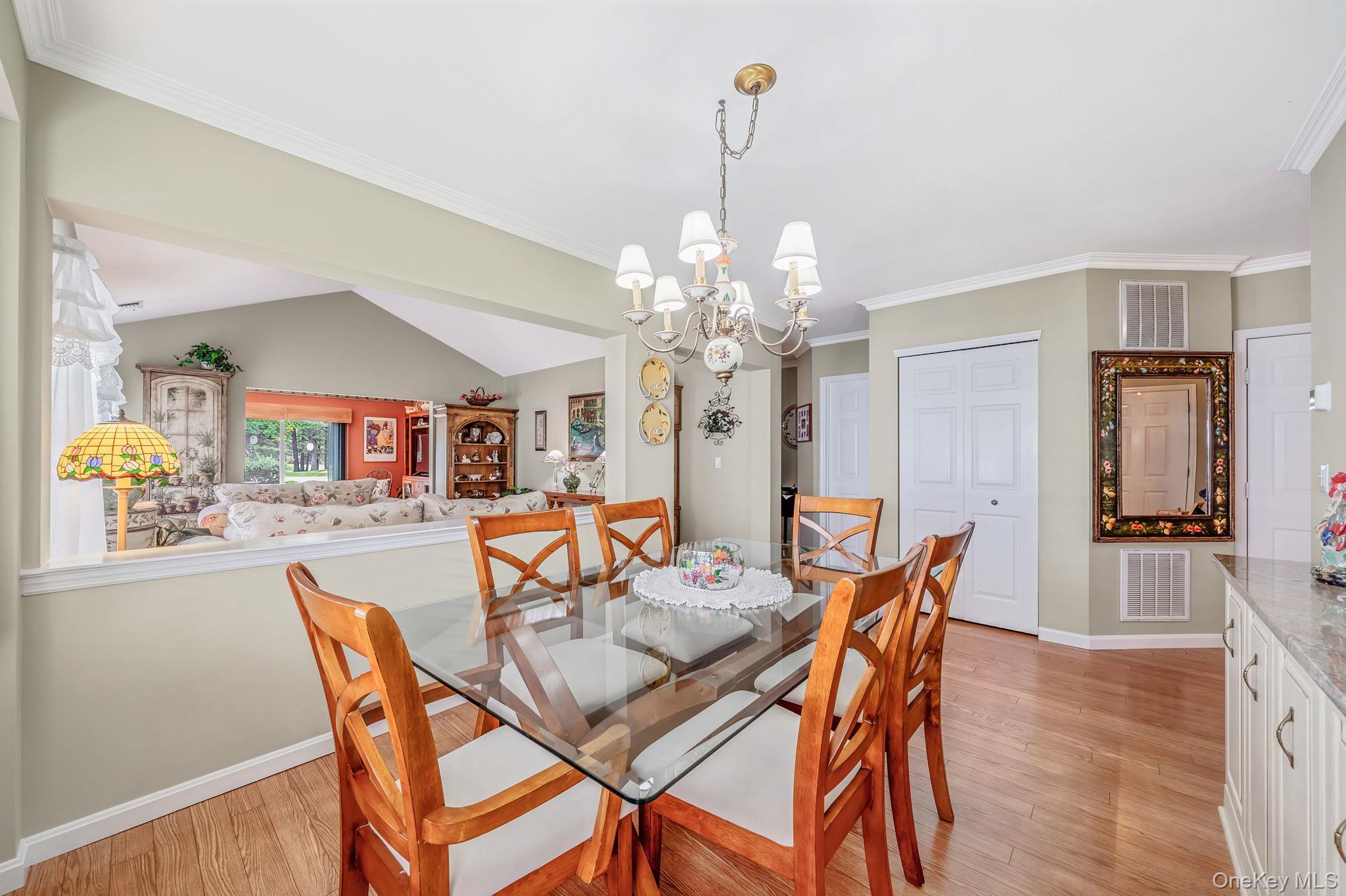 Single Family Madison Circle Suffolk County, NY 11953, MLS-1037203-10
