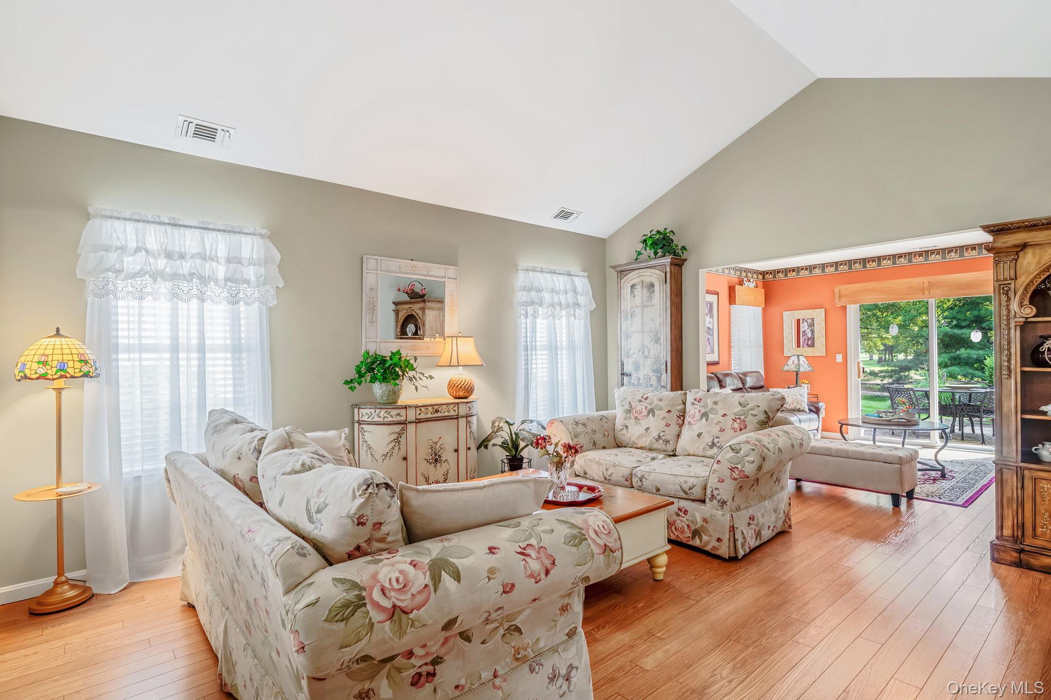 Single Family Madison Circle Suffolk County, NY 11953, MLS-1037203-13