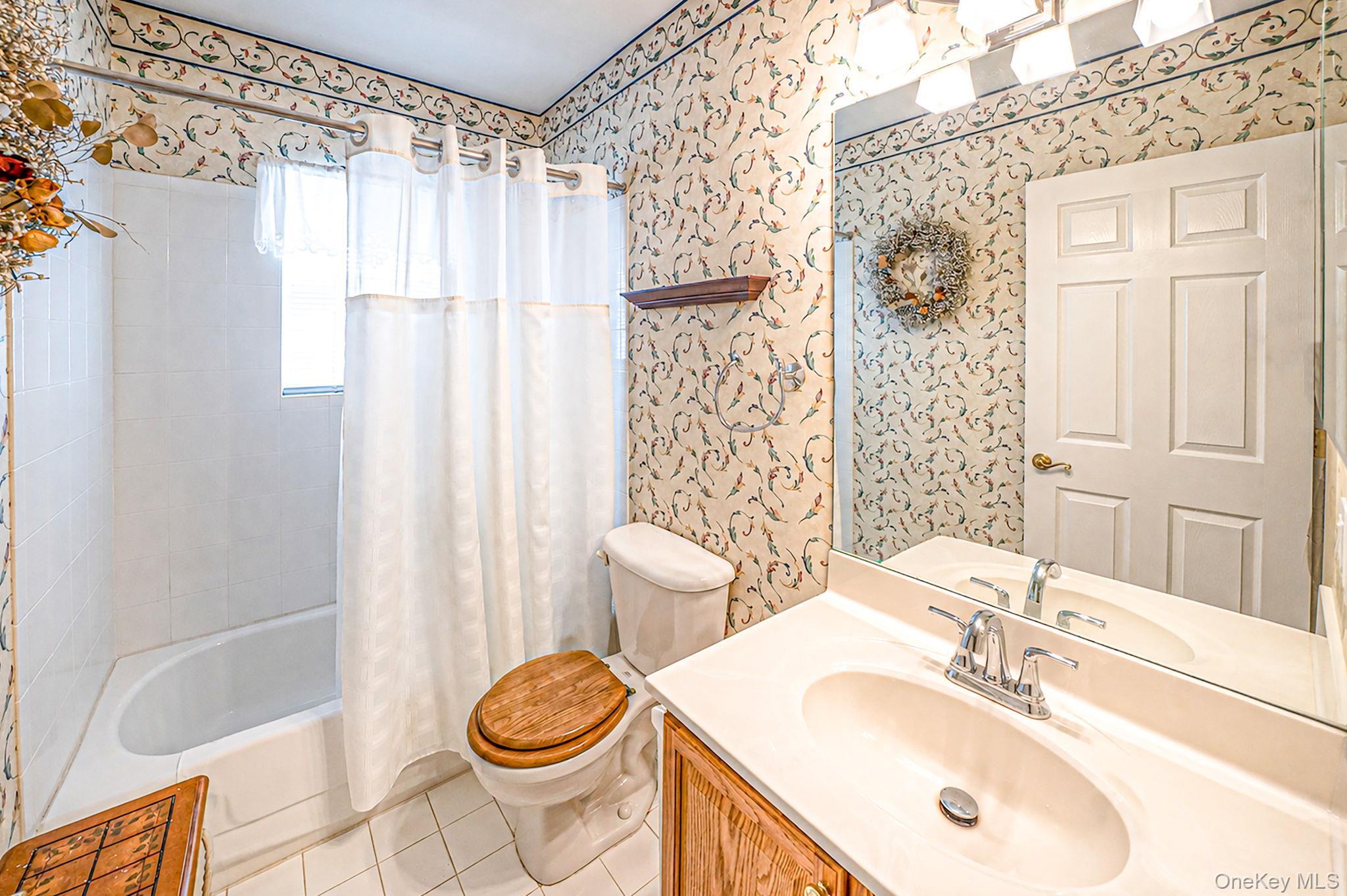 Single Family Madison Circle Suffolk County, NY 11953, MLS-1037203-23