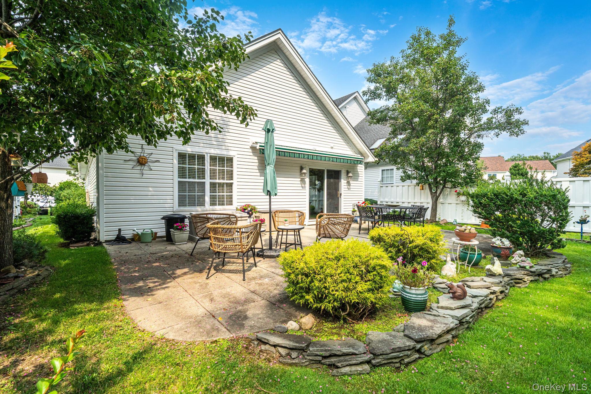 Single Family Madison Circle Suffolk County, NY 11953, MLS-1037203-28