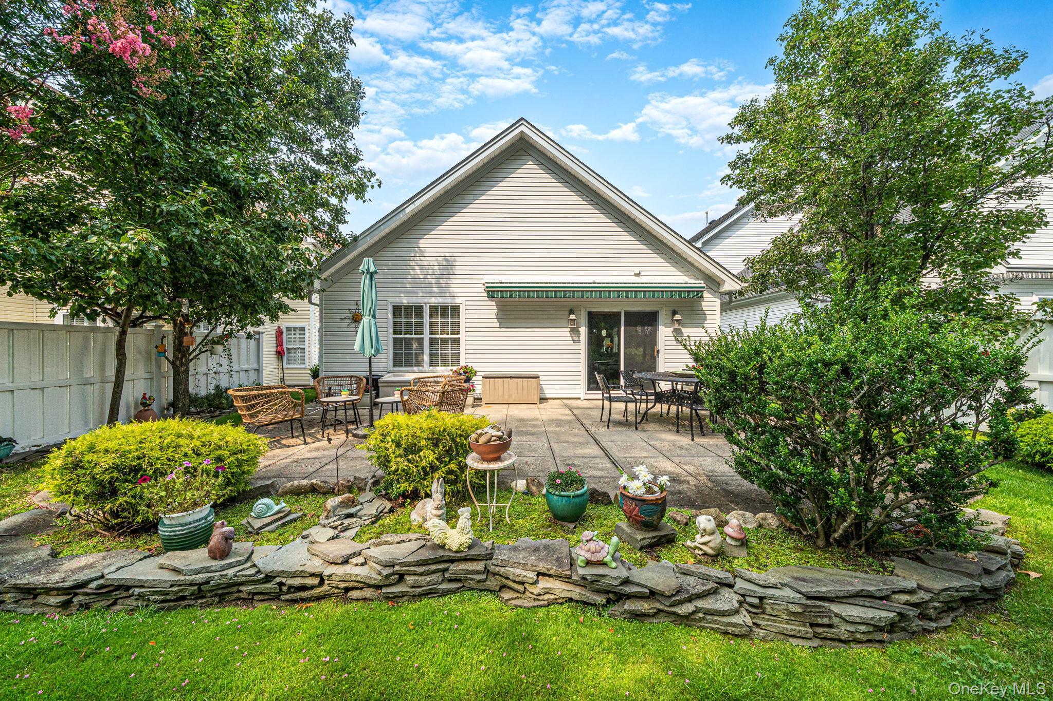 Single Family Madison Circle Suffolk County, NY 11953, MLS-1037203-29