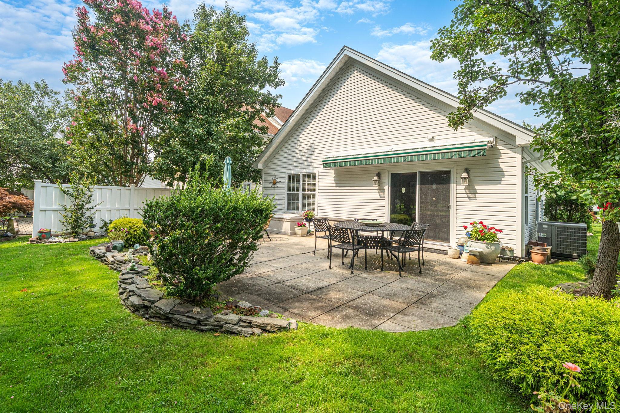 Single Family Madison Circle Suffolk County, NY 11953, MLS-1037203-30