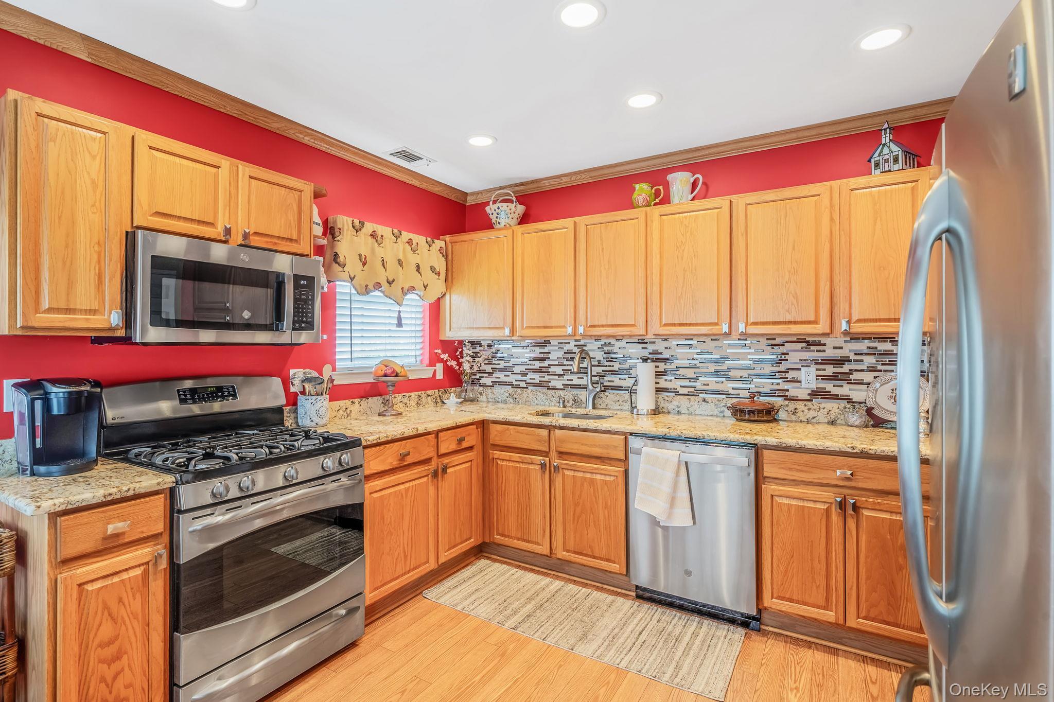 Single Family Madison Circle Suffolk County, NY 11953, MLS-1037203-4