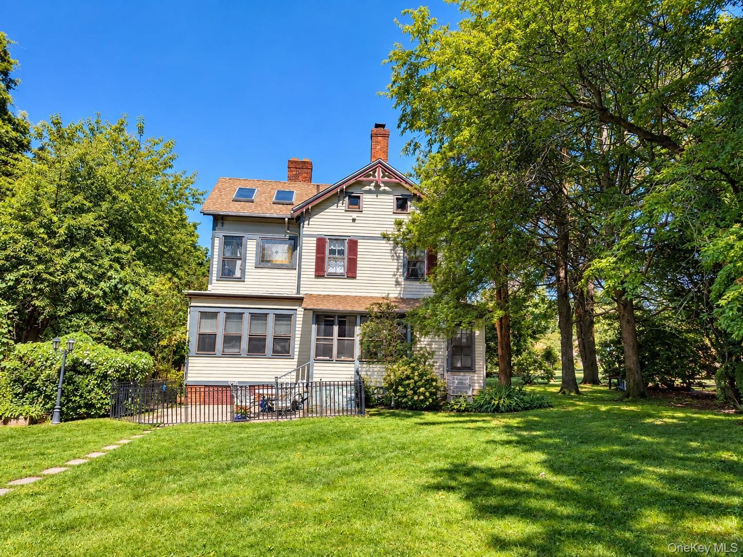 Single Family E Williston Avenue  Nassau County, NY 11596, MLS-1037209-23