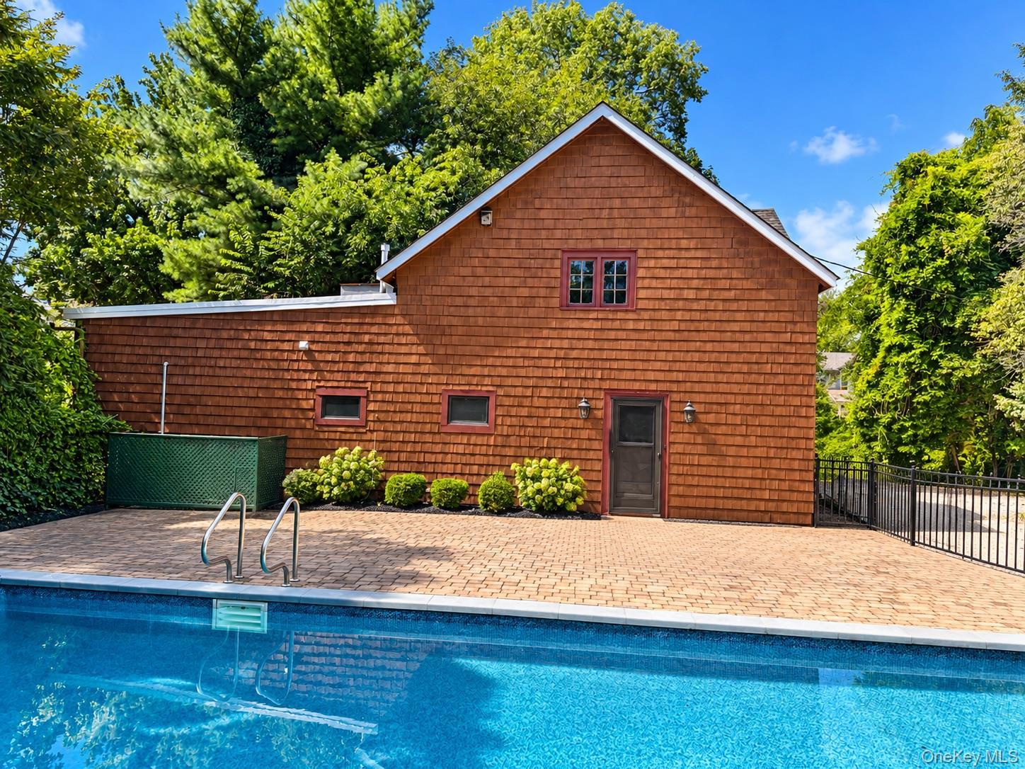 Single Family E Williston Avenue  Nassau County, NY 11596, MLS-1037209-27