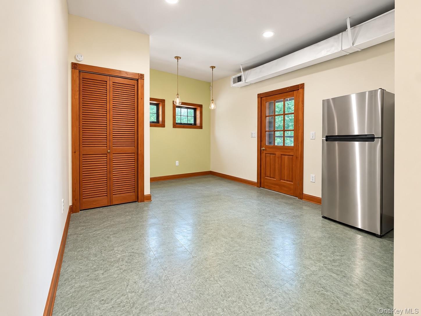 Single Family E Williston Avenue  Nassau County, NY 11596, MLS-1037209-30