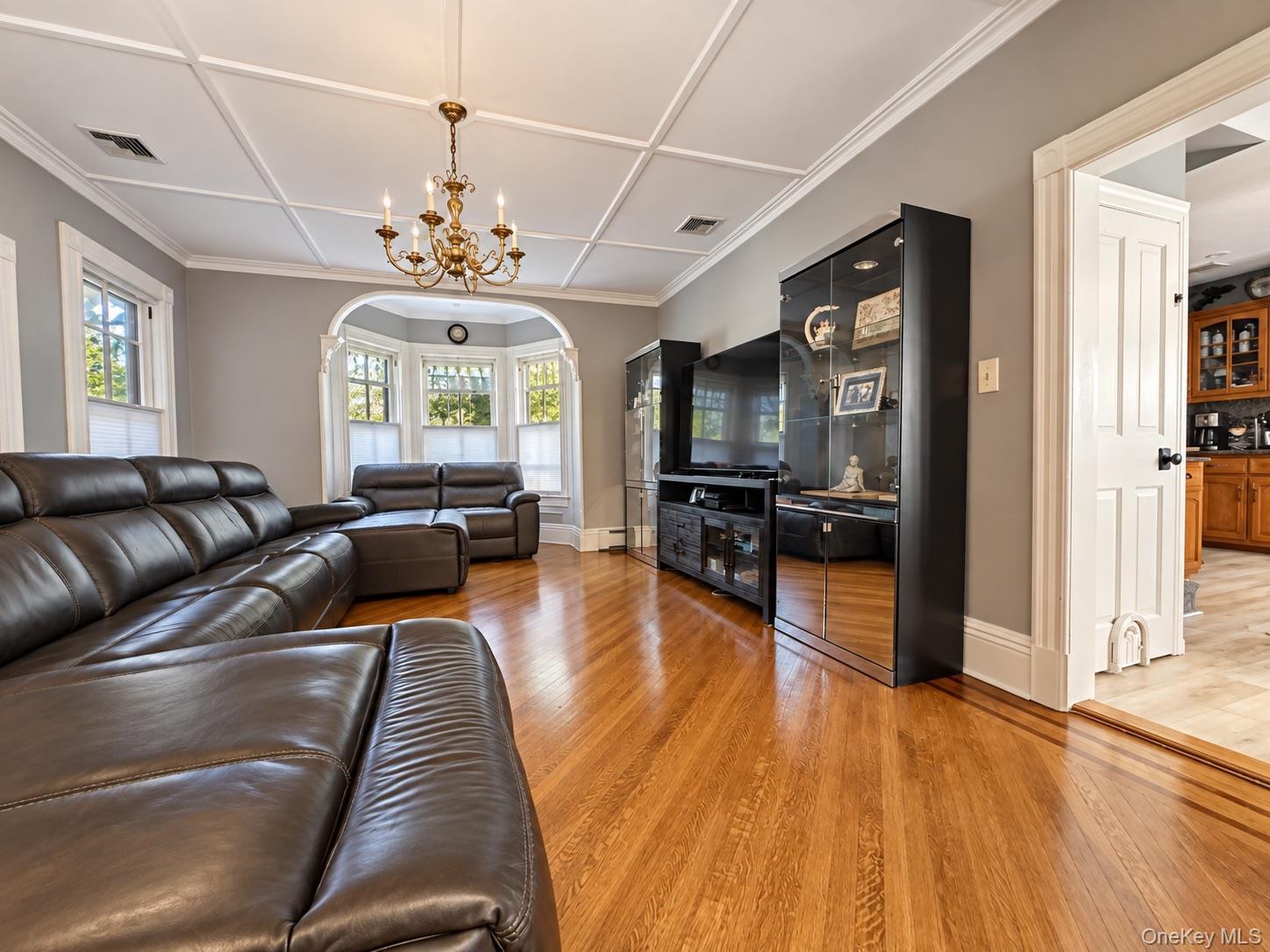 Single Family E Williston Avenue  Nassau County, NY 11596, MLS-1037209-6