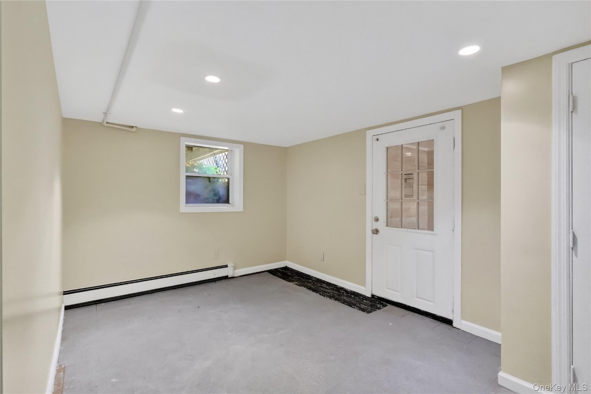 Single Family Peckham Avenue Suffolk County, NY 11751, MLS-1037226-13