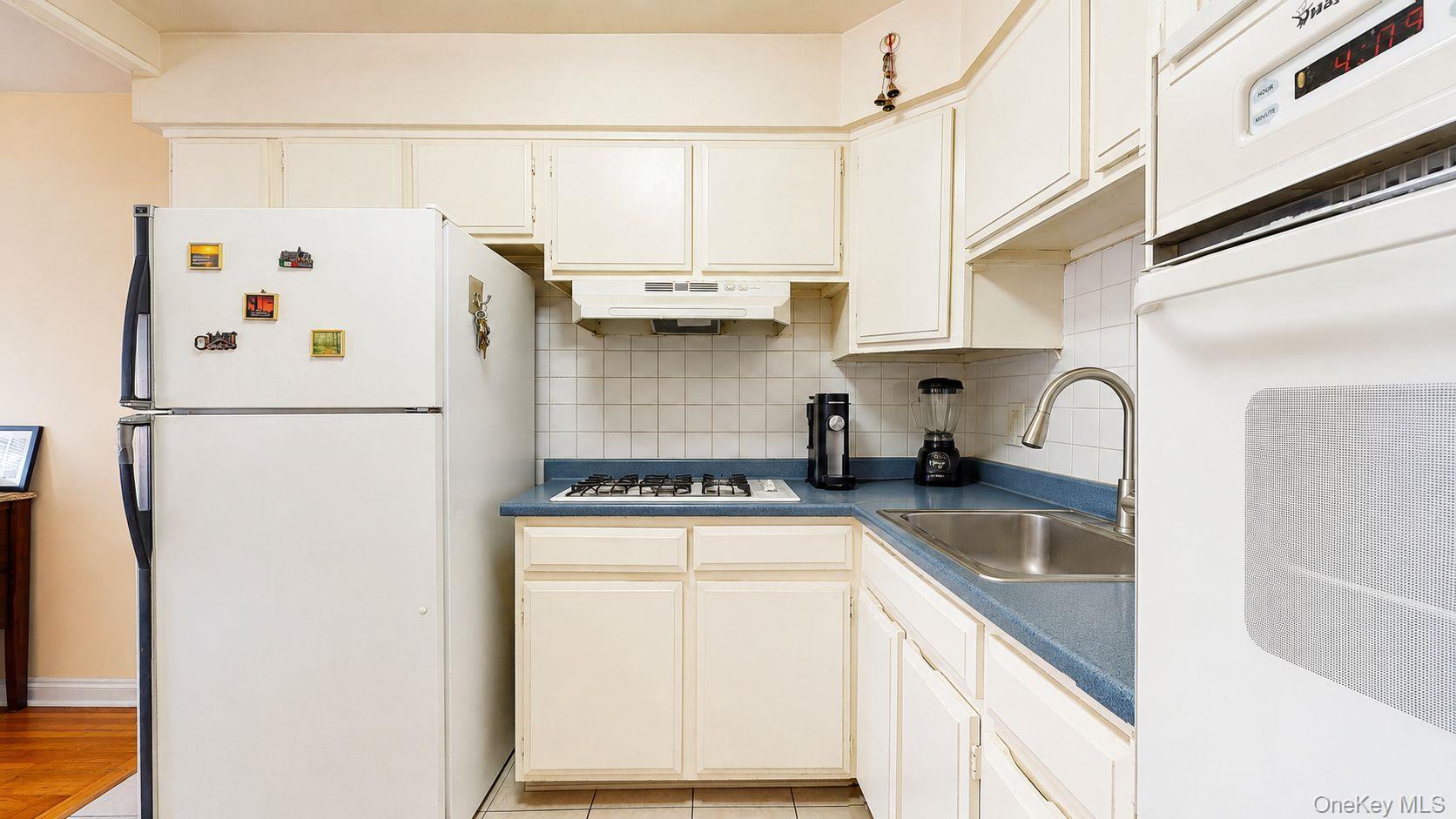 Single Family 71st Street Queens, NY 11370, MLS-1037233-6