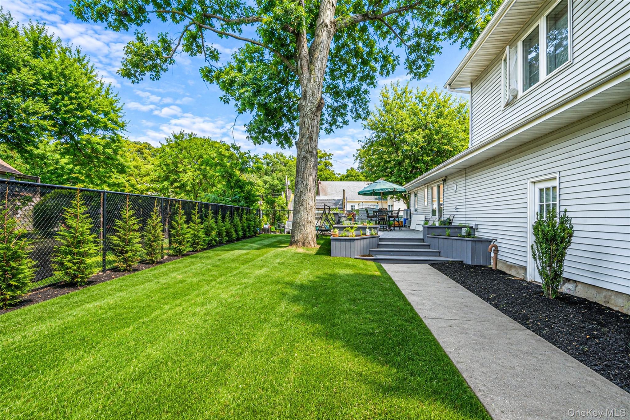 Single Family Sinclair Street Suffolk County, NY 11950, MLS-1037238-21