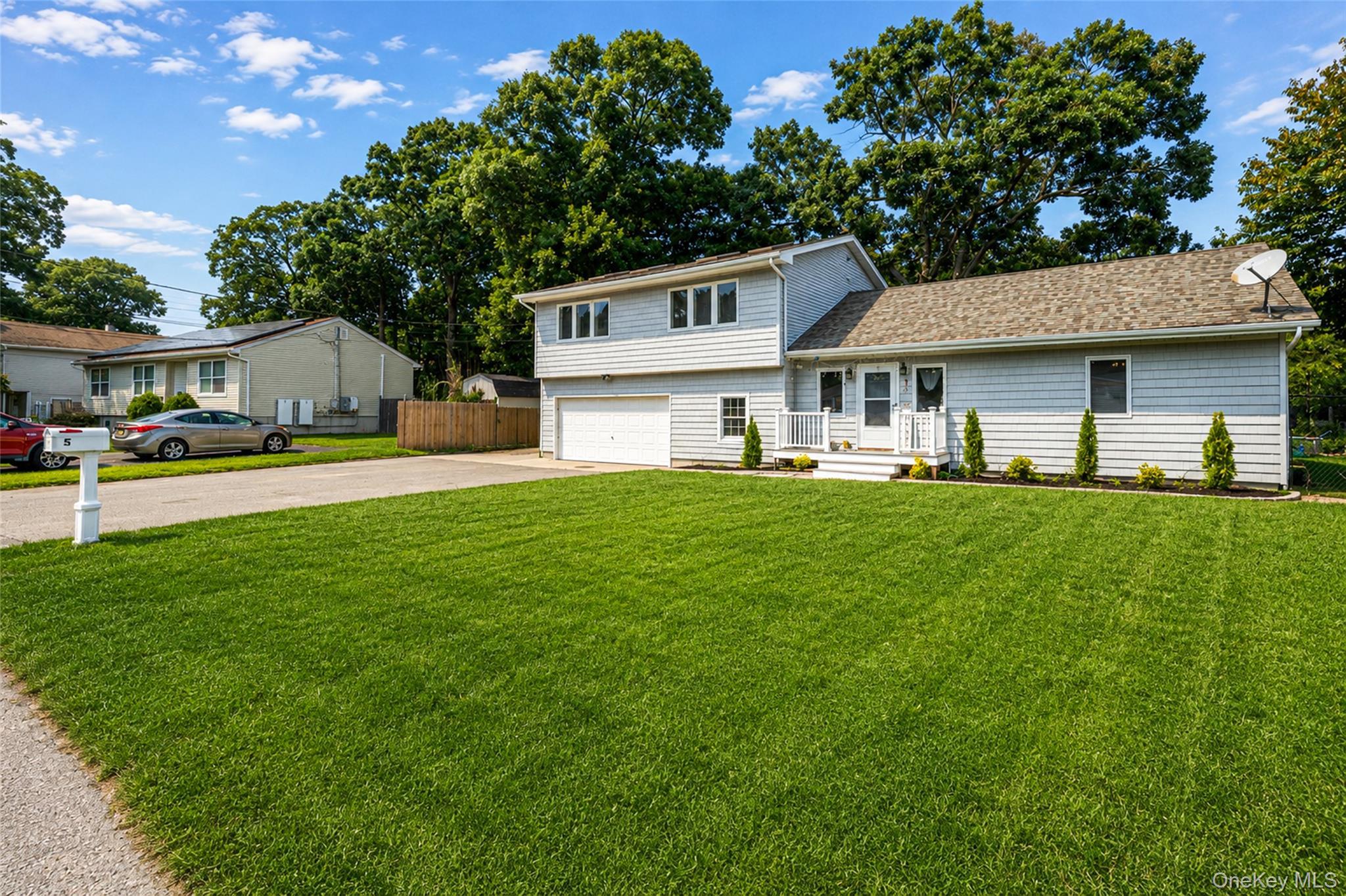 Single Family Sinclair Street  Suffolk County, NY 11950, MLS-1037238-26