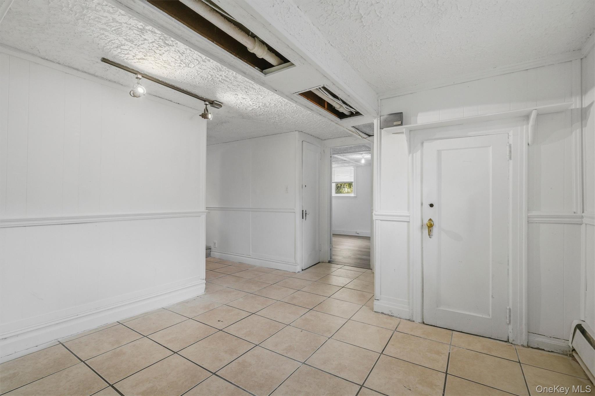 Single Family Morgan Avenue  Bronx, NY 10469, MLS-1037243-32