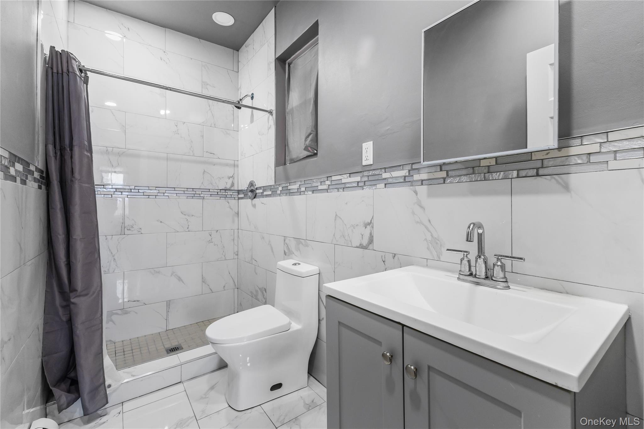 Single Family 165th Street Queens, NY 11365, MLS-1037270-22