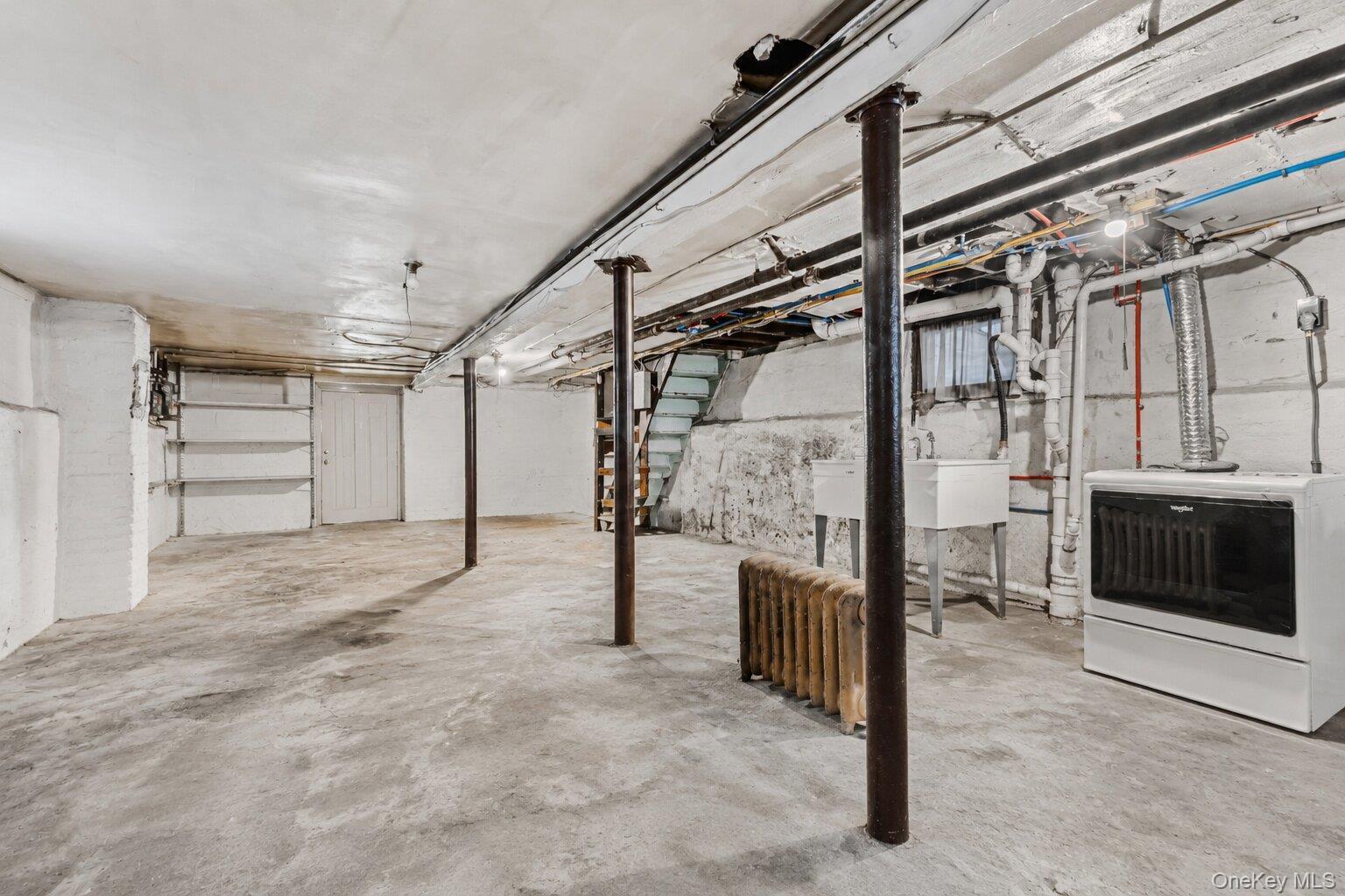 Single Family 165th Street Queens, NY 11365, MLS-1037270-25