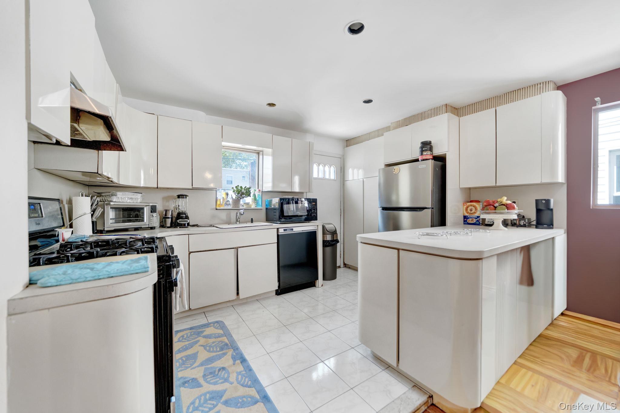 Single Family E 36th Street  Brooklyn, NY 11234, MLS-1037335-10
