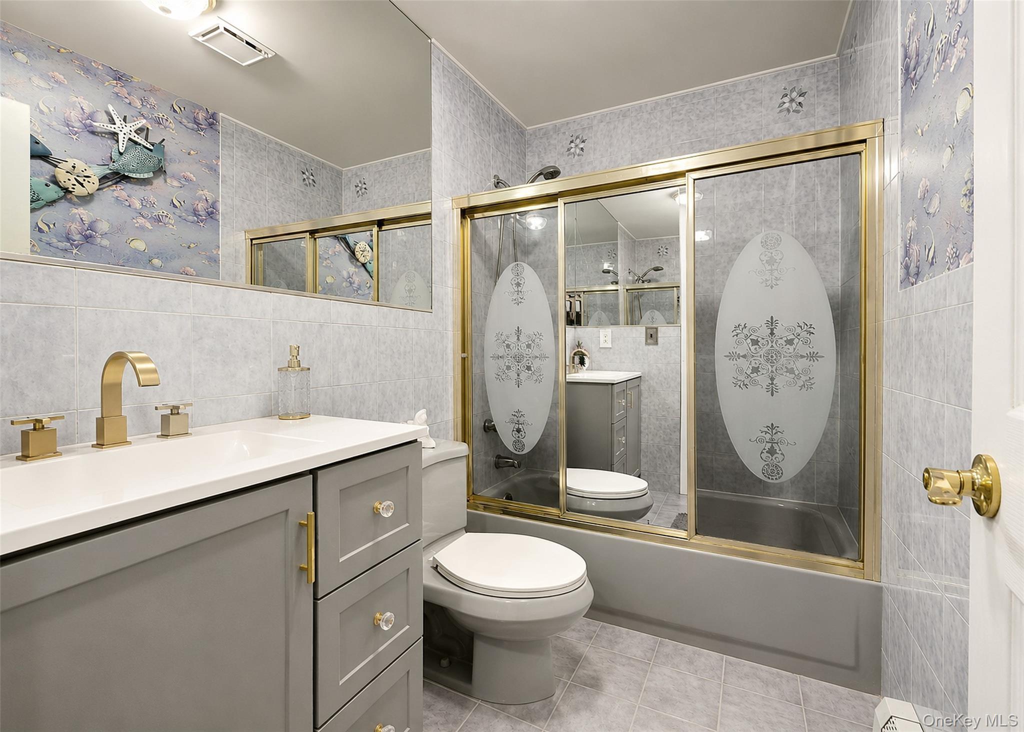 Single Family Avenue B Suffolk County, NY 11741, MLS-1037343-13