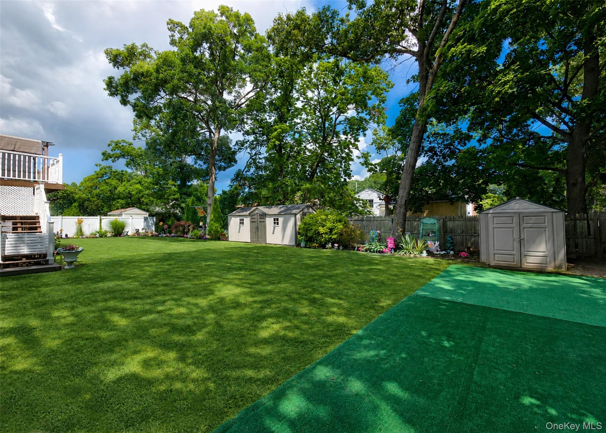 Single Family Avenue B Suffolk County, NY 11741, MLS-1037343-25