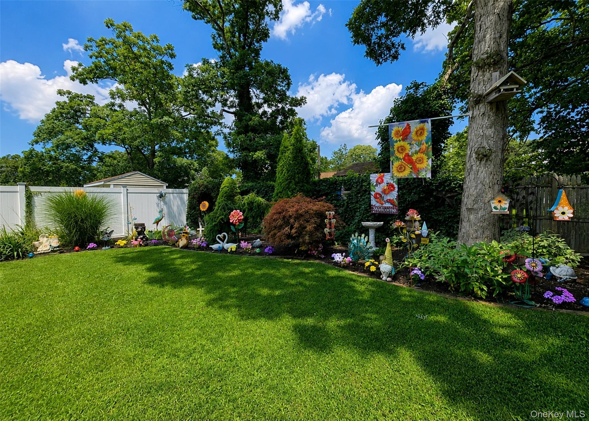 Single Family Avenue B  Suffolk County, NY 11741, MLS-1037343-27