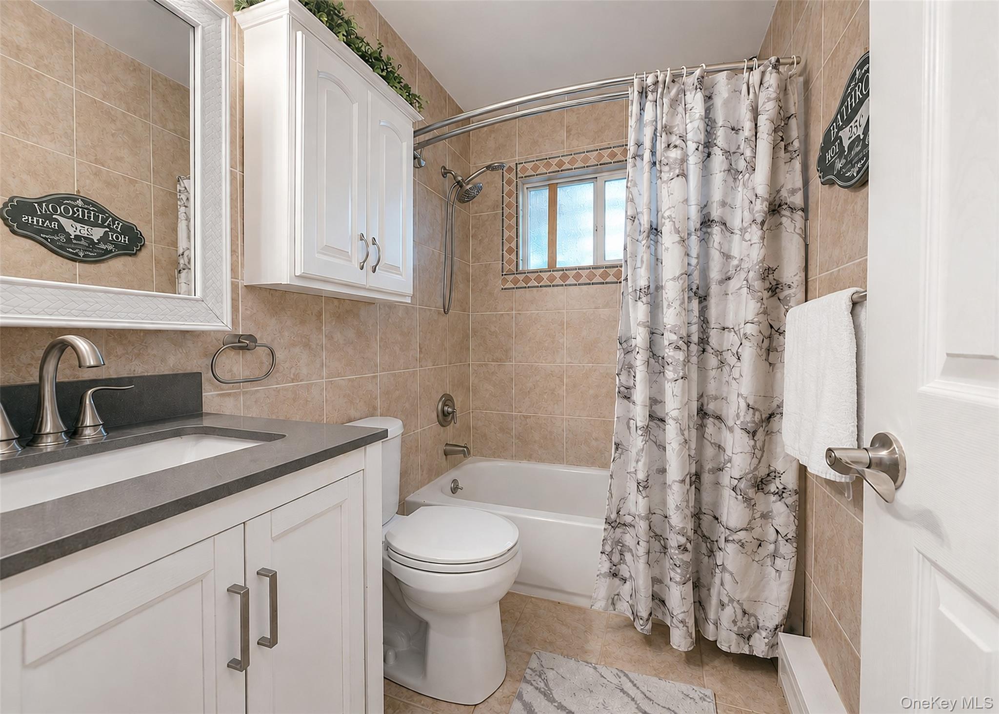 Single Family Avenue B Suffolk County, NY 11741, MLS-1037343-8
