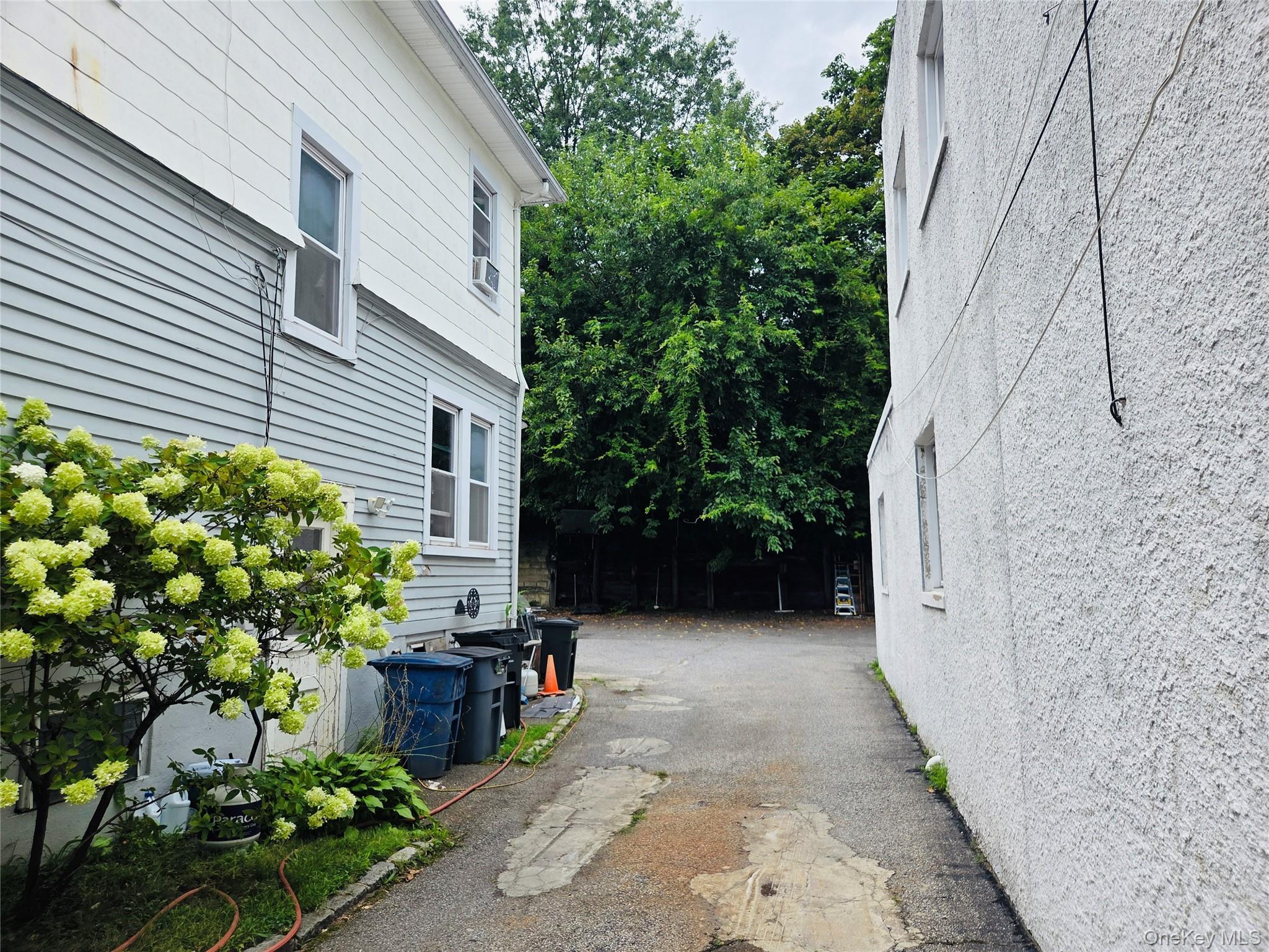 Single Family Port Washington Boulevard Nassau County, NY 11050, MLS-1037358-4
