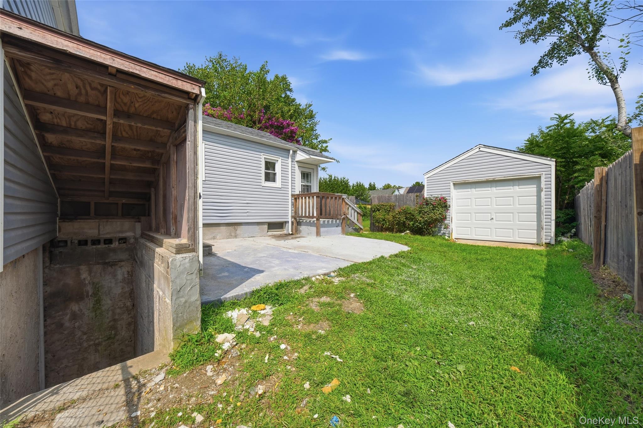 Single Family Independence Avenue  Suffolk County, NY 11702, MLS-1037366-21