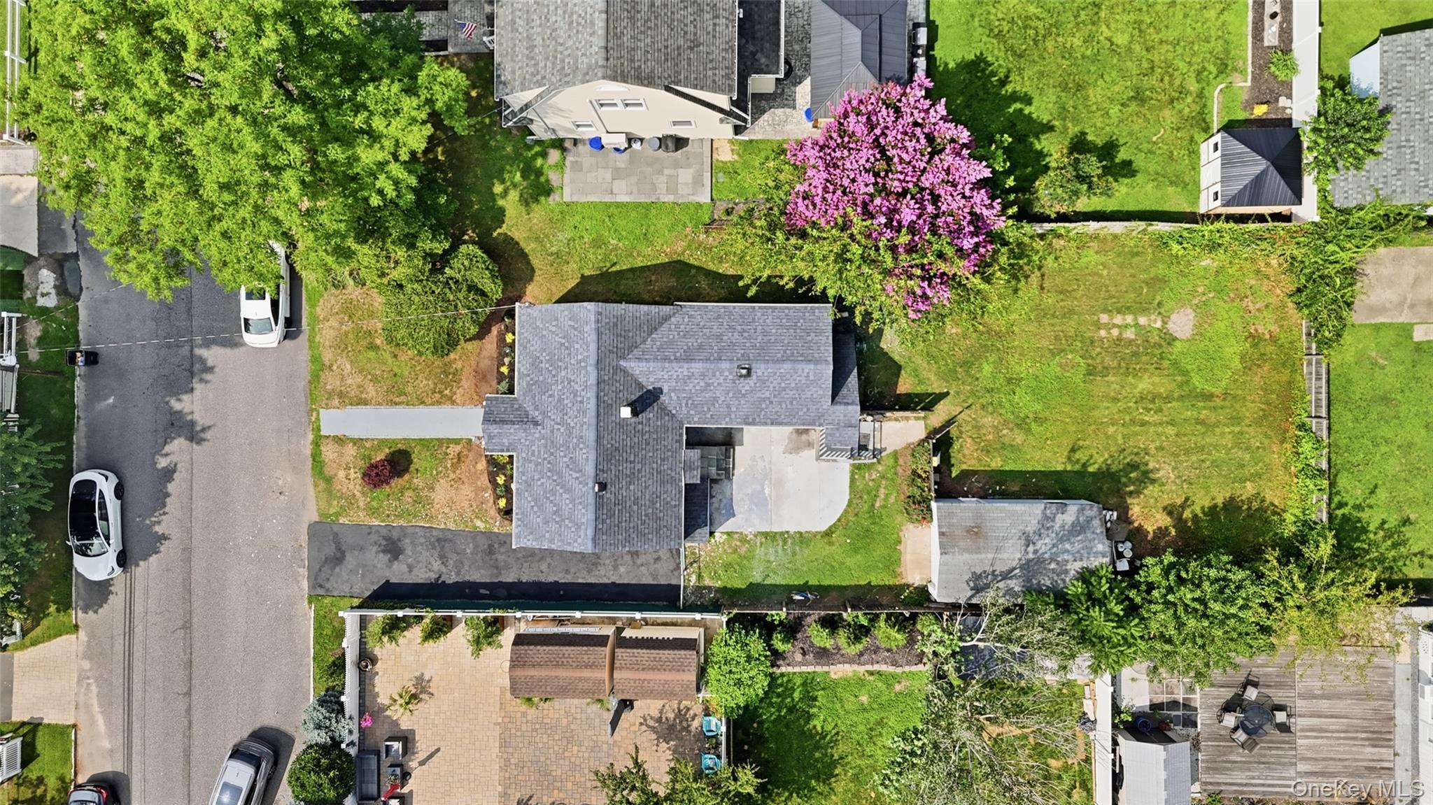 Single Family Independence Avenue  Suffolk County, NY 11702, MLS-1037366-25