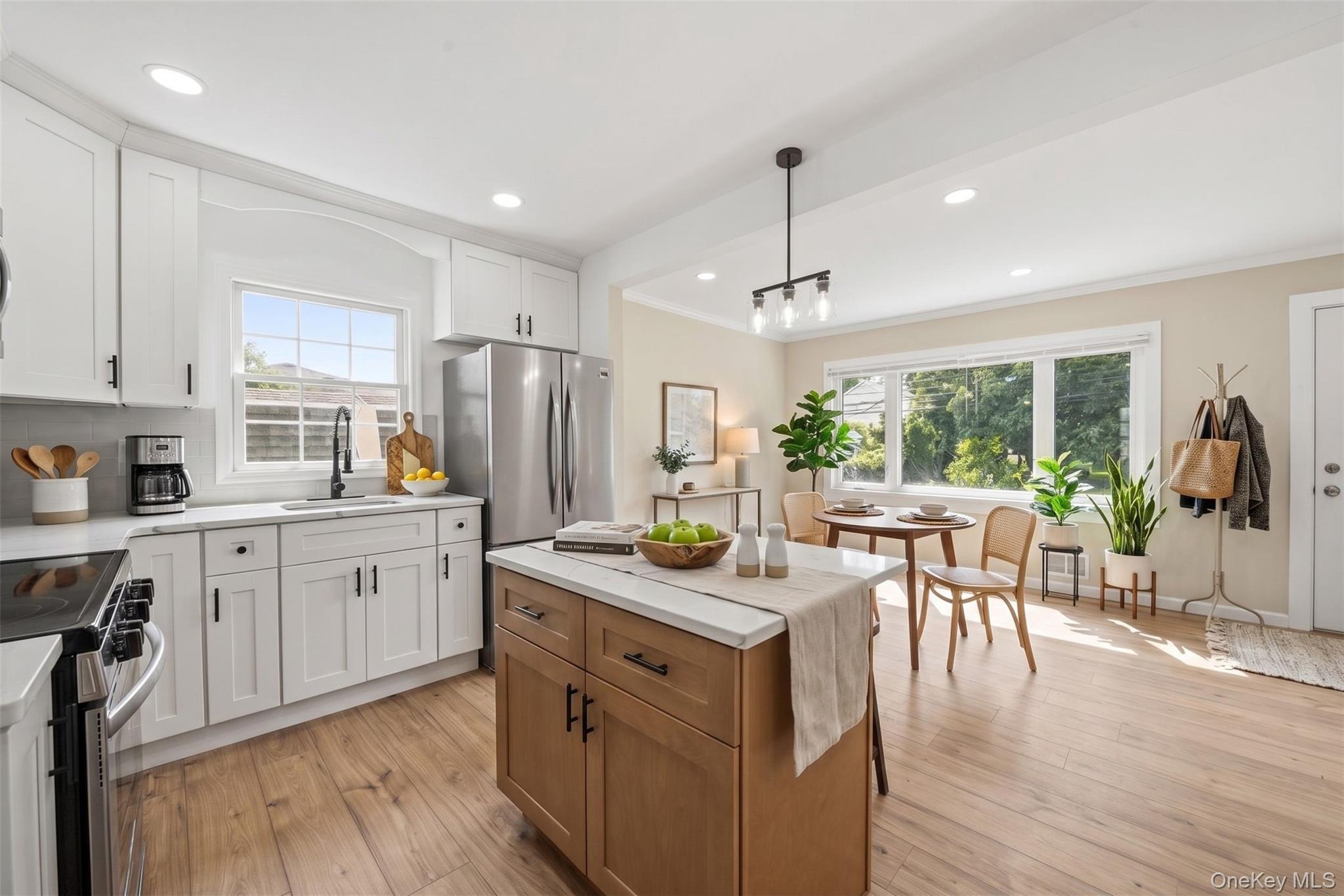 Single Family Independence Avenue  Suffolk County, NY 11702, MLS-1037366-4