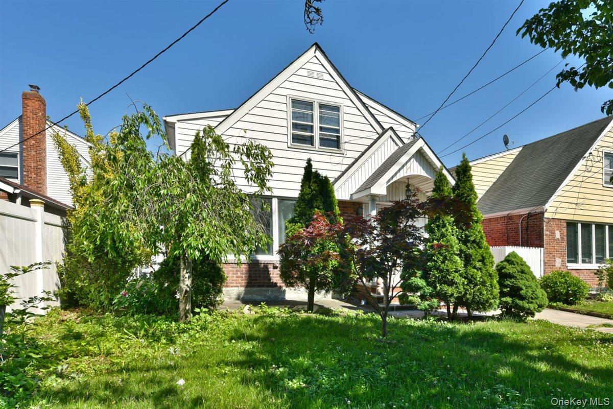 Single Family Winchester Boulevard Queens, NY 11427, MLS-1037371-37