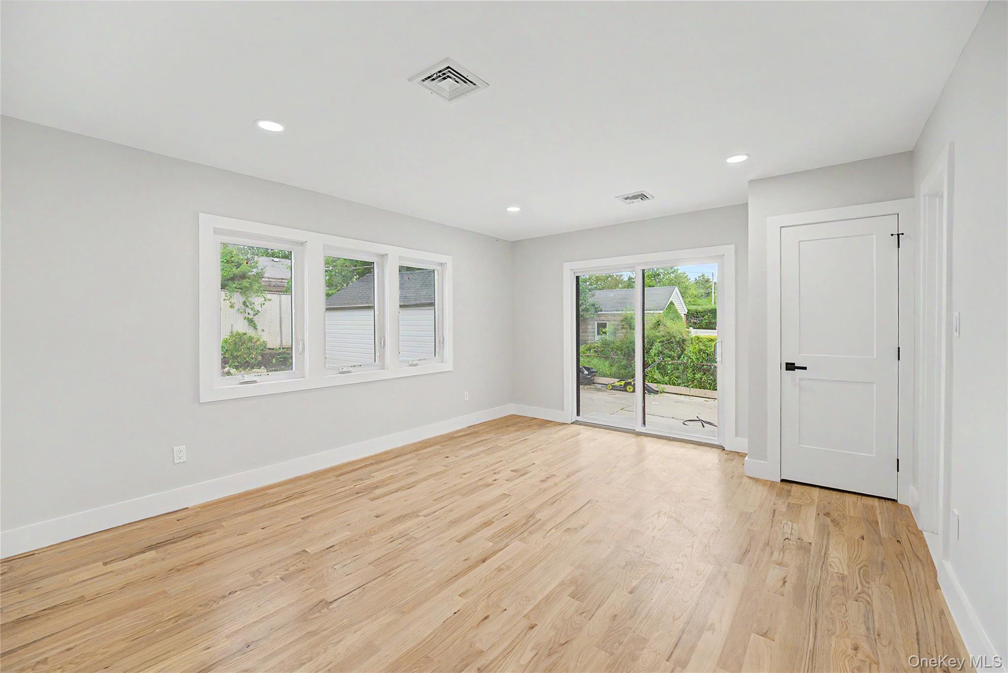 Single Family Moore Street Nassau County, NY 11040, MLS-1037390-15