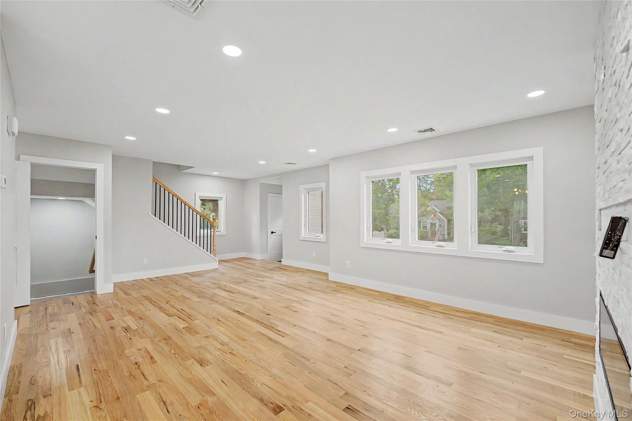 Single Family Moore Street Nassau County, NY 11040, MLS-1037390-23