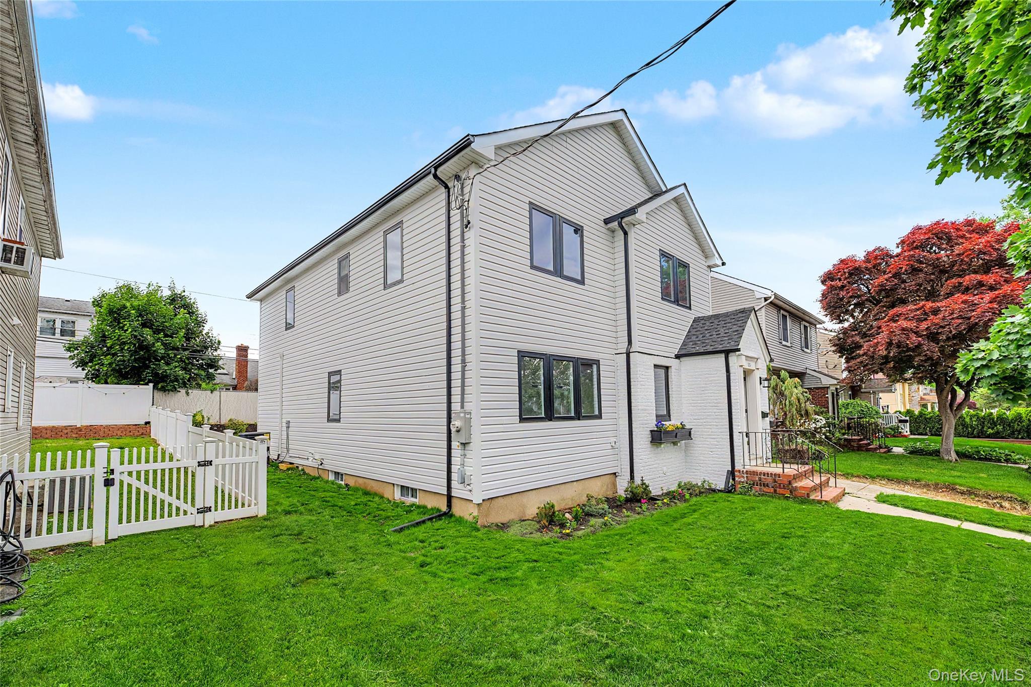 Single Family Moore Street Nassau County, NY 11040, MLS-1037390-4