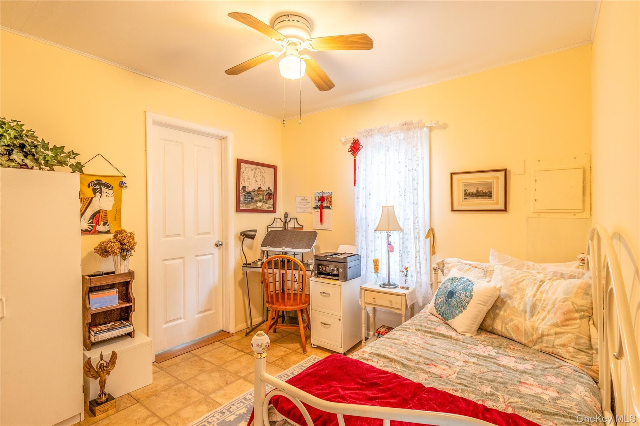 Single Family Acorn Path Suffolk County, NY 11933, MLS-1037418-21